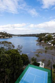 Luxurious Waterfront Retreat with Tennis Court - Oatley - 5
