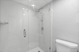 Ocean Front 2beds and 2baths Beach Access and Pool - Hollywood - 8