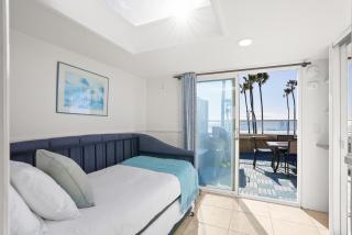 Beachfront Retreat with Ocean Views Private Rooftop Deck Walk to Pier and Town - 5