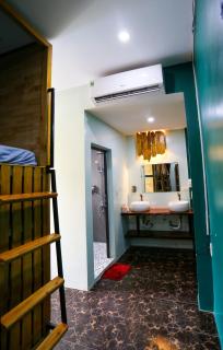 The Little Leaf Hostel - Restaurant and Rooftop Bar - 4