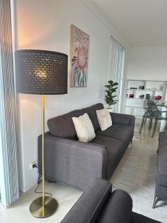 Spacious 4-Bedroom Apartment next to Harbour Town - Gold Coast - 7