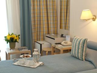 The Park Hotel Piraeus - 7