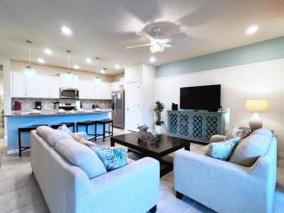 Fabulous 5Bd Family Townhome with Splash Pool-726G townhouse - Davenport - 4