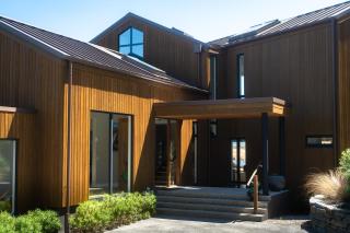 Premium Escape at Jacks Point Stunning Views & Designer Comfort - - 8
