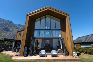 Premium Escape at Jacks Point Stunning Views & Designer Comfort - - 7