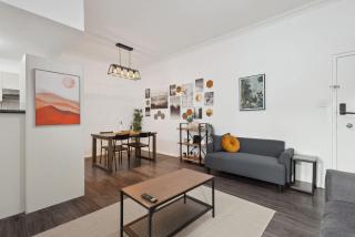 Stylish & Modern 1-Bedroom Apartment in the Heart of Northbridge - 4