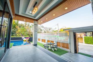 Airport Pool Villa บางเสร่ - 3