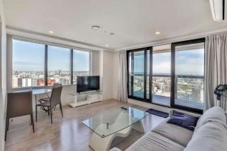 Fabulous Skytower View 2 Bedroom 2 Bathroom Apartment - Auckland - 4