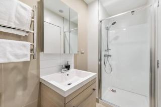 Fabulous Skytower View 2 Bedroom 2 Bathroom Apartment - Auckland - 5
