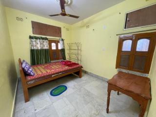Narasimha Dev Guest House - mayapur - 2