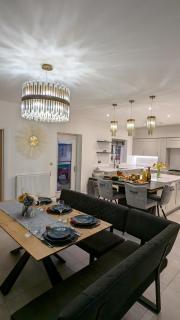 Oasis retreats perfect for large group close to beach - Rochford - 3