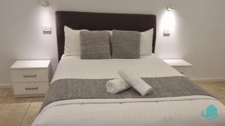 Pelican Escape Executive Home - Cams Wharf - 1