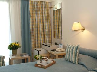 The Park Hotel Piraeus - 1