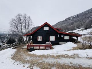Charming Cabin Near Hallingskarvet Ski Center, Cozy and Inviting! - 6
