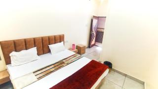 Hotel Raghavan in front of railway station platform no 8 - Ujjain - 3