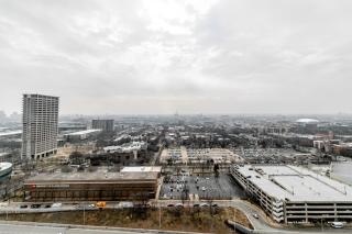 Blueground West Loop pool AC nr Willis CHI-1165 - 6