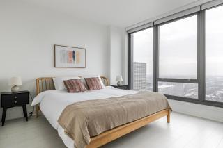 Blueground West Loop pool AC nr Willis CHI-1165 - 2