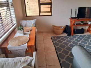 625 on Marine - 5 min from beach - Durban - 8