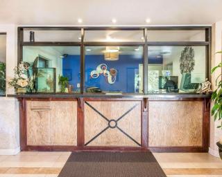 Rodeway Inn & Suites Colton-Riverside - Colton - 5