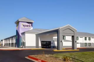 Spark by Hilton Bentonville - Bentonville - 9
