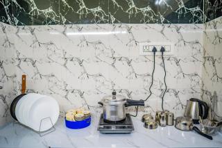 couple friendly room with balcony, kitchen private bath - 1