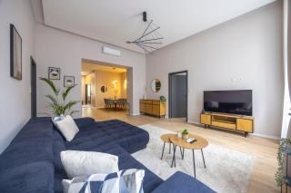 Luxe & Charm Central Grand Suite with 3BEDRM, 3BATHRM - Budapest - 8