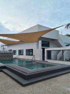 Cave Beach Resort Boutique Luxury Accomodation - Dingalan - 7