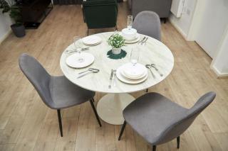 Luxury Ensuite Apartment with shared living room and kitchen - 8