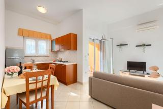 Bezauberndes Apartment mit Babybett, Spielplatz, Grill, WiFi - Vodnjan (Dignano) - 5