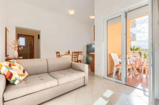 Bezauberndes Apartment mit Babybett, Spielplatz, Grill, WiFi - Vodnjan - 3