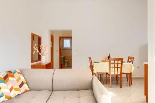 Bezauberndes Apartment mit Babybett, Spielplatz, Grill, WiFi - Vodnjan - 2