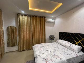 Castle Luxury Shortlet Rentals - 1