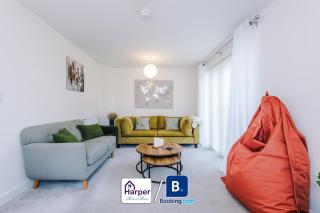 Family 3BR Home Sleeps 6 Parking & 6 Beds - 5