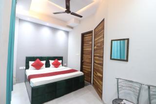 Twamev couple Friendly Rajouri garden by The Arrow - 0