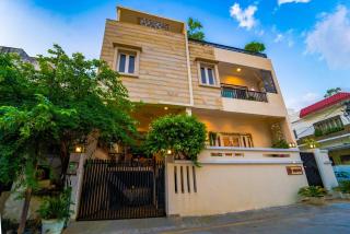 Santosh Villa - The House of Antiques and Art - Udaipur - 8