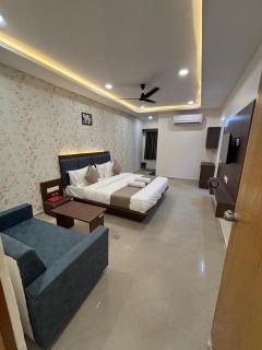 Hotel Mountain - Bharuch - 0
