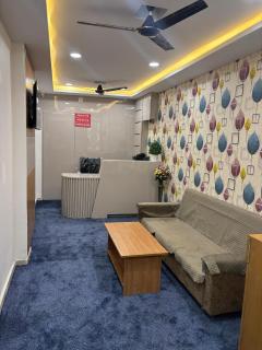 Hotel Mountain - Bharuch - 4
