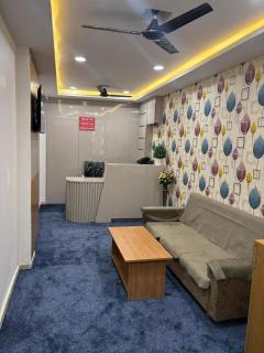 Hotel Mountain - Bharuch - 1