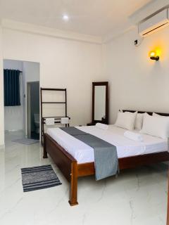 Yathi's surf rest - Ahangama - 6
