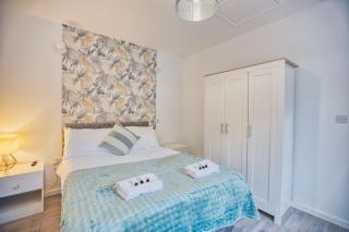New Refurbished 2BR - City Centre - Bridgwater - 4