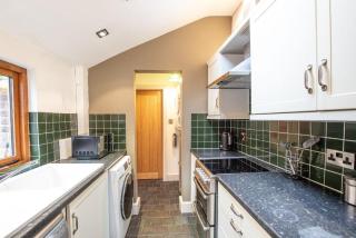 Central 2 Bed Cottage On Watergate Street by Cheshire Escapes - Chester - 6