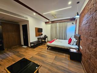 Nirmallyam Residency Hotel - Edappāl - 1