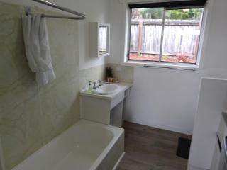 Platypus Heaven Waratah Waterfall Retreat Unit 3 Free Pay TV Free Bottle Wine - 5