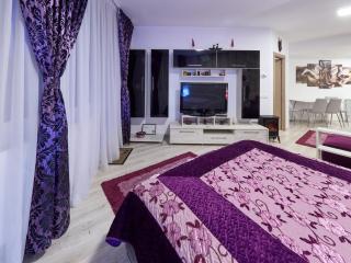 Purple Suite - 4