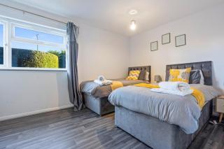 1Bed-Sleeps2-Parking-NearCityCentre-Jlr-Nec - 7
