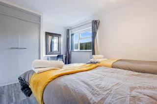 1Bed-Sleeps2-Parking-NearCityCentre-Jlr-Nec - 3