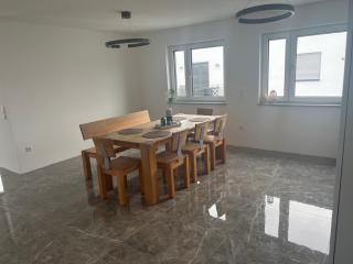 Moderne großräumige 3 Zimmer Wohnung in Wallersdorf - Wallersdorf - 2