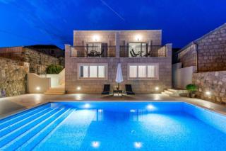 Holiday Home With Pool,Gruda - Gruda - 0