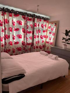 Spacious Home by Lee Valley Rafting Waltham Cross - 6