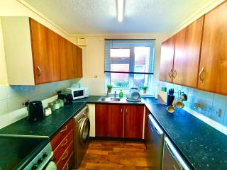 Heart of Telford Stylish 2-Bedroom - 2
